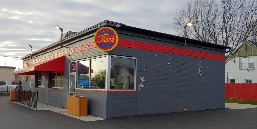 Franks Gourmet Hot Dogs outside view of restaurant