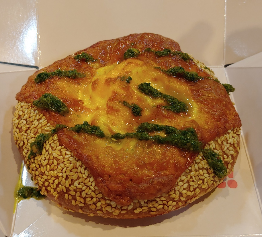 Egg, cheese, and bacon Bialy