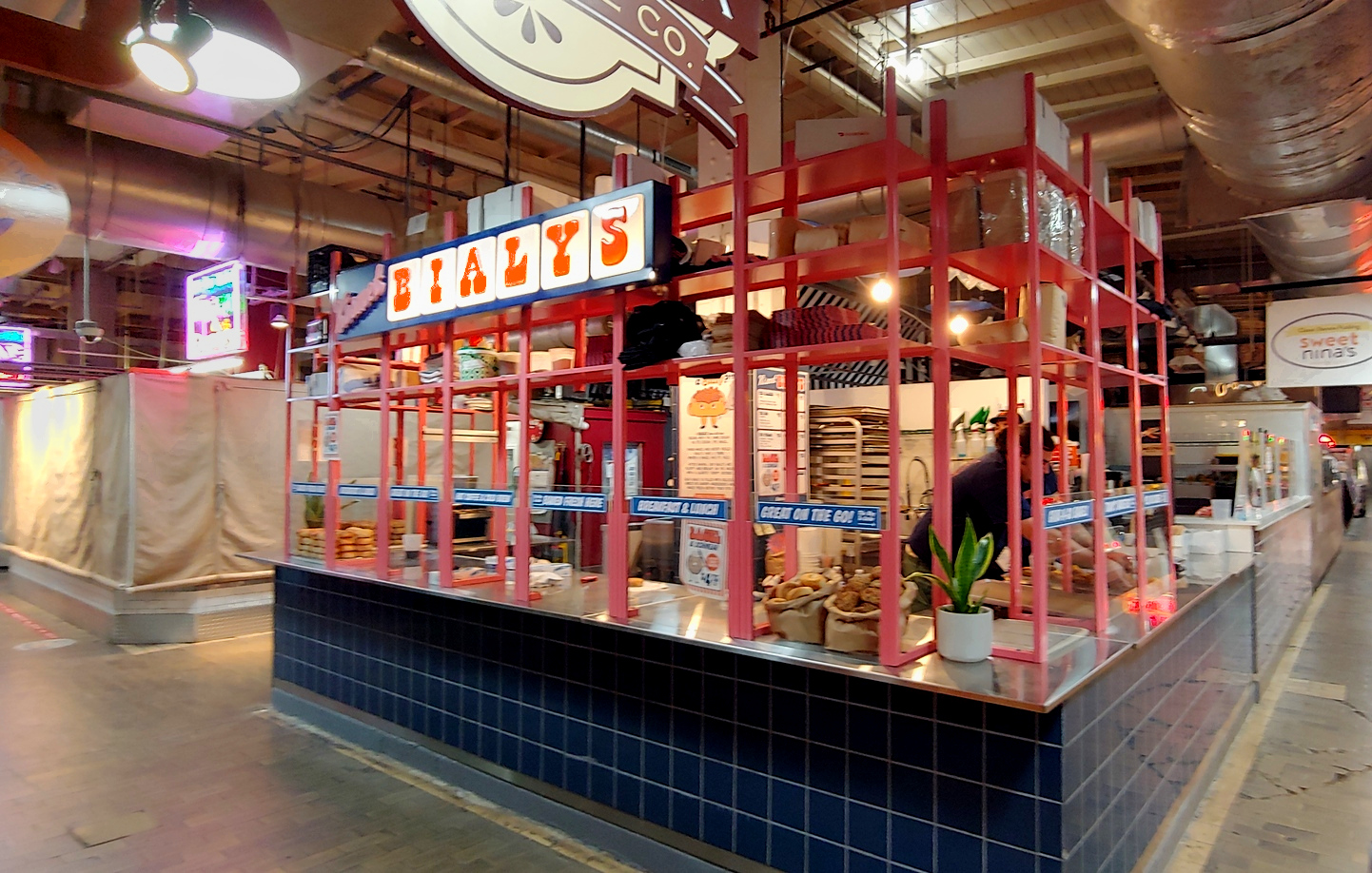 Kismet Bialys - stall