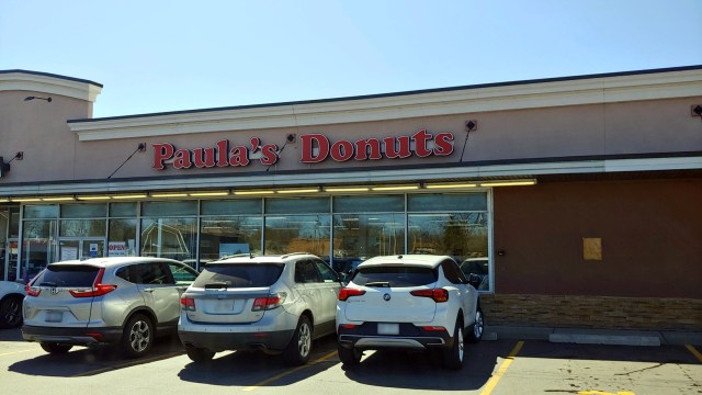 Front of Paula's Donuts