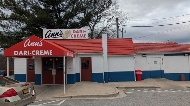 Ann's Dari Creme - front view