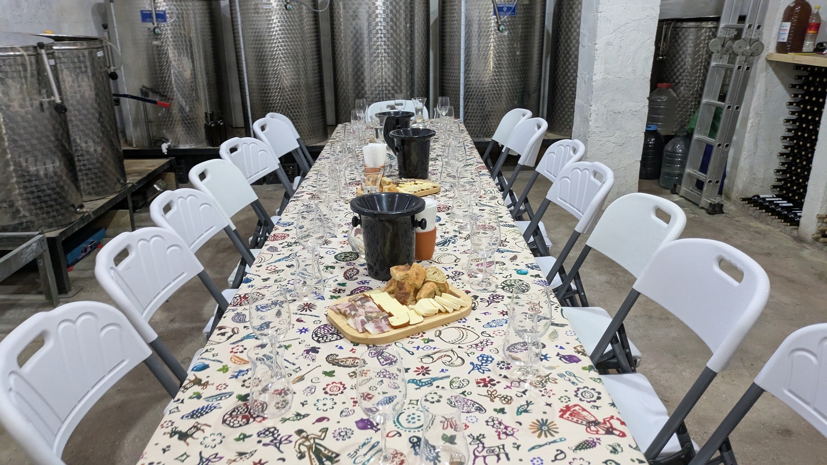 Martvilis, view of table