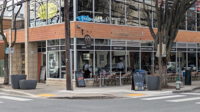 Mussel Bar and Grille, outside view