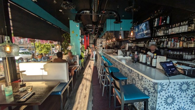 Mariscos, inside view